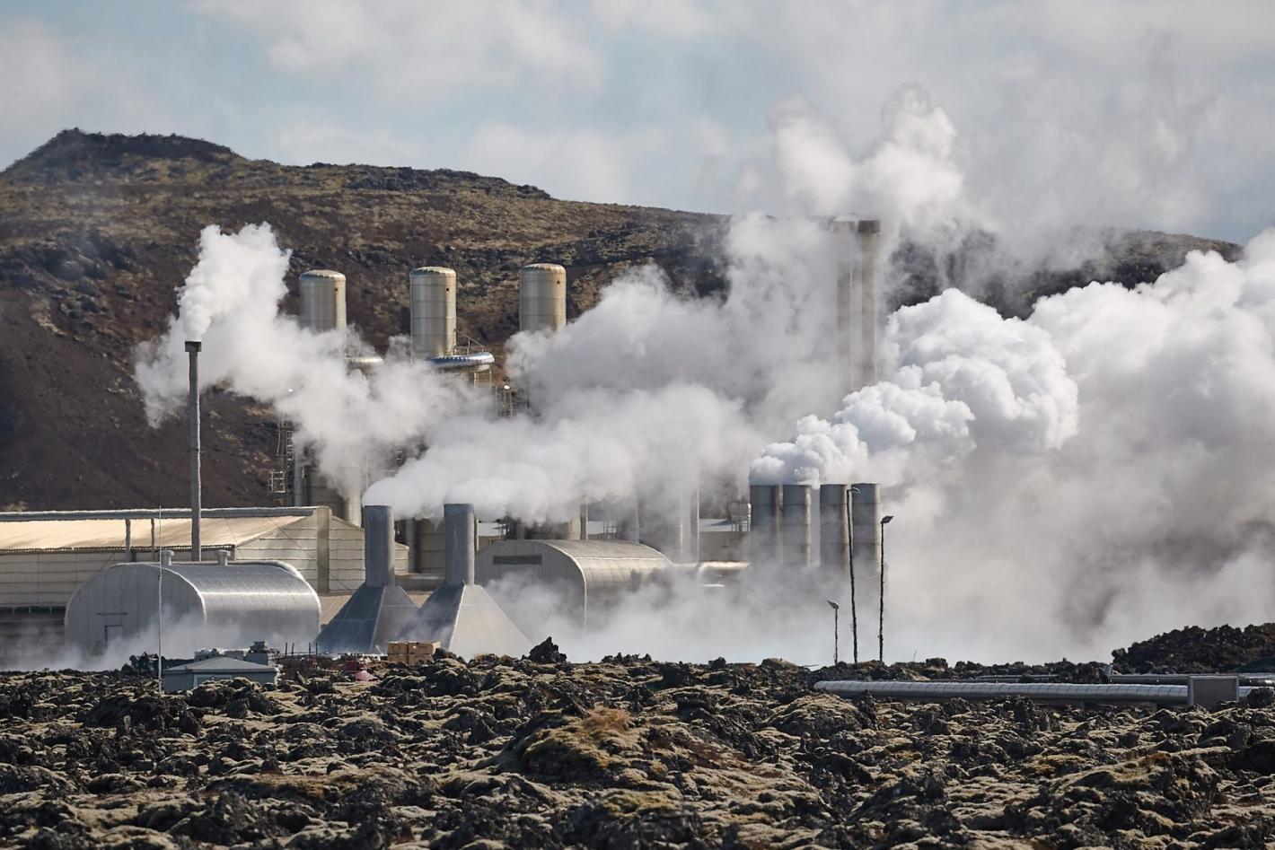 Hvilke utfordringer står geotermisk energi overfor?